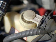 Kosten um Bremsleitungen am Auto zu entlüften, entrosten, zu erneuern oder zu wechseln